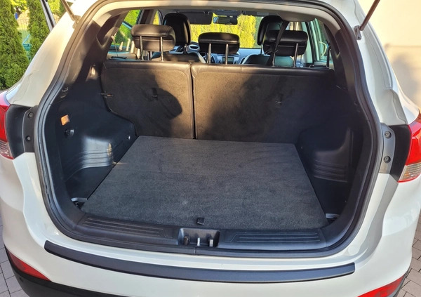 Hyundai ix35 cena 38900 przebieg: 215000, rok produkcji 2013 z Drezdenko małe 137